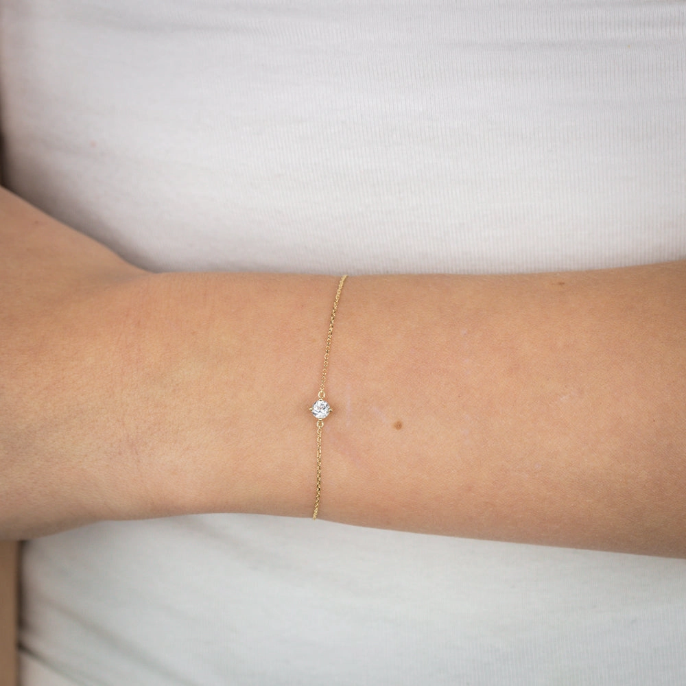 0.30 Carat White Topaz Adjustable Bracelet 17cm in 9ct Yellow Gold