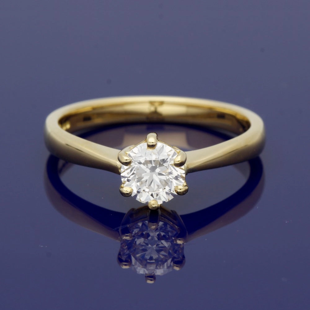 18ct Yellow Gold Certificated 0.70ct Diamond Solitaire Ring