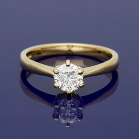 18ct Yellow Gold Certificated 0.70ct Diamond Solitaire Ring