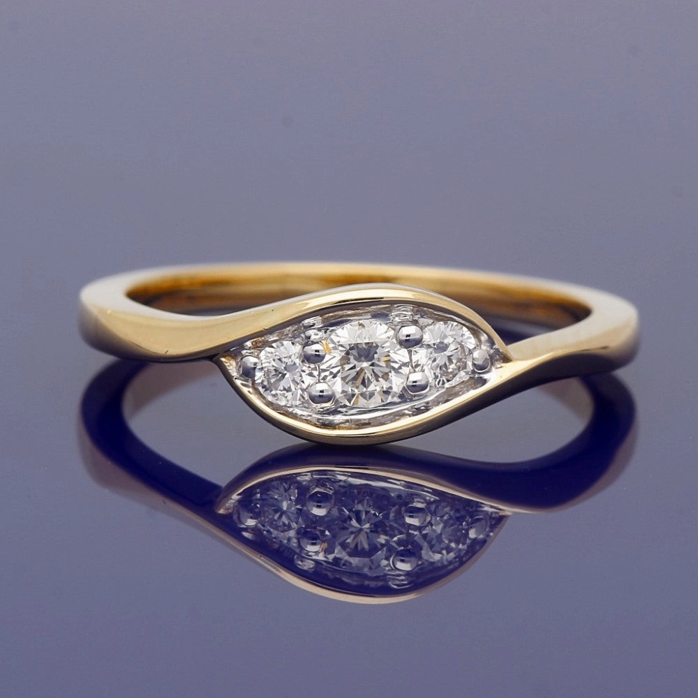 18ct Yellow Gold Diamond Trilogy Twist Ring