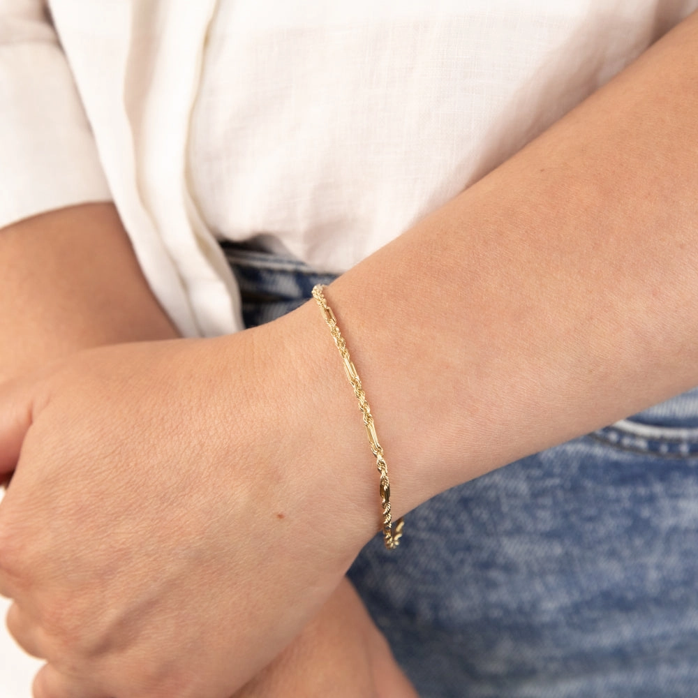 9ct Yellow Gold Hollow Diamond Cut Figarope 18.5cm Bracelet