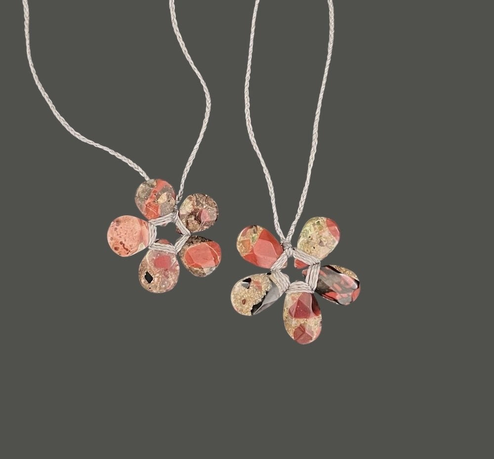 ANN LIGHTFOOT - PETITE RED SPOTTED CHALCEDONY FLOWER NECKLACE