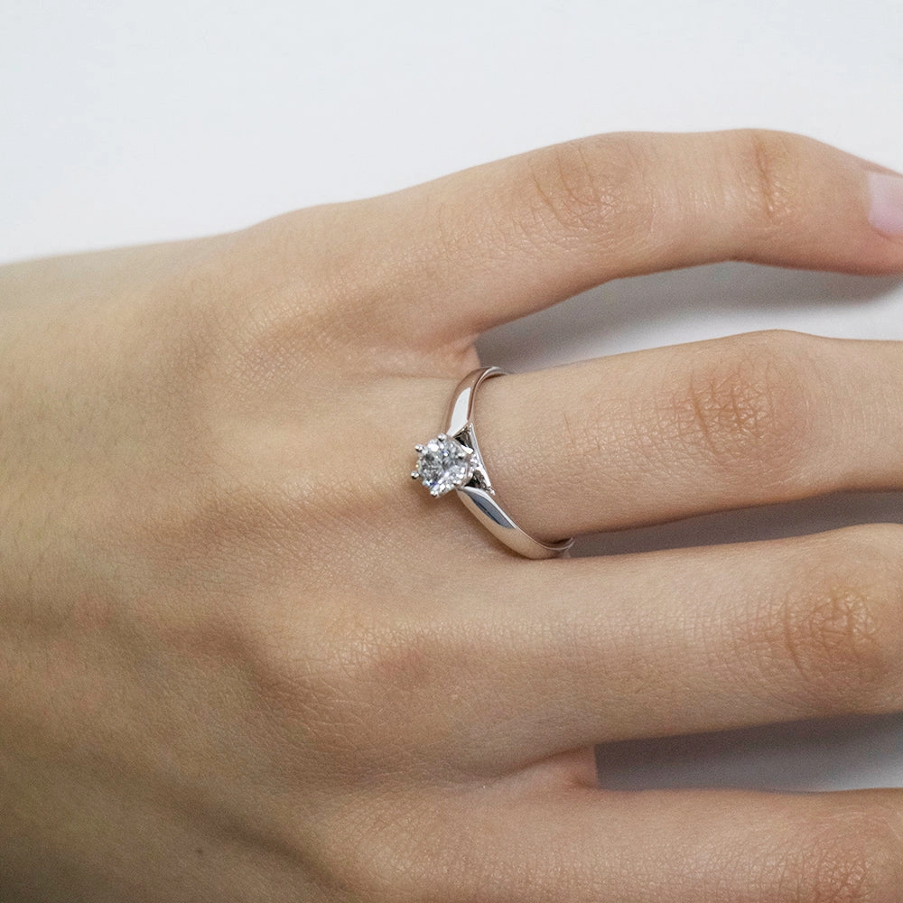 Certified Diamond 18ct White Gold Diamond Ring