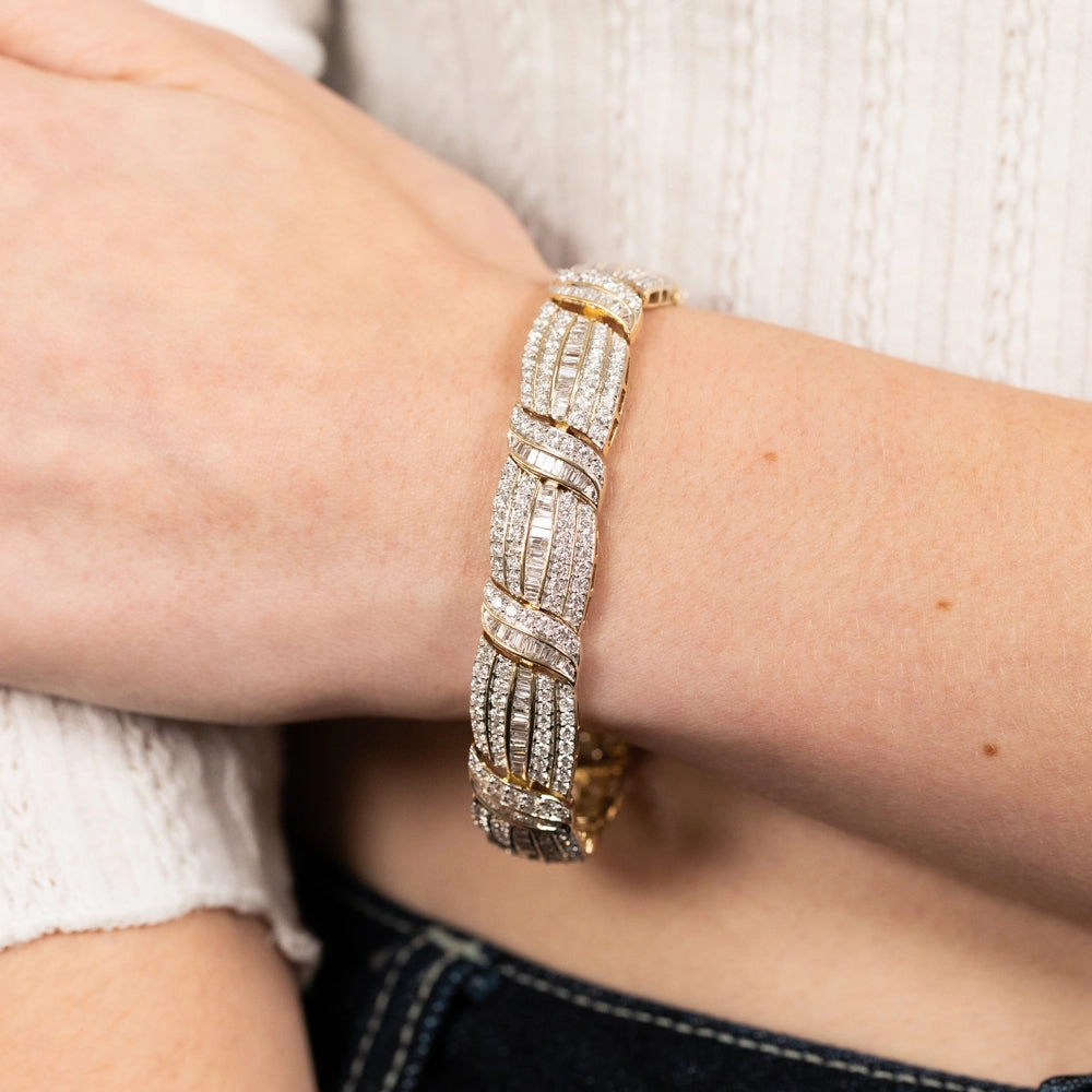 Luminesce Lab Grown 10.10 Carat Brilliant Cut Diamond Bracelet In 9ct Yellow Gold