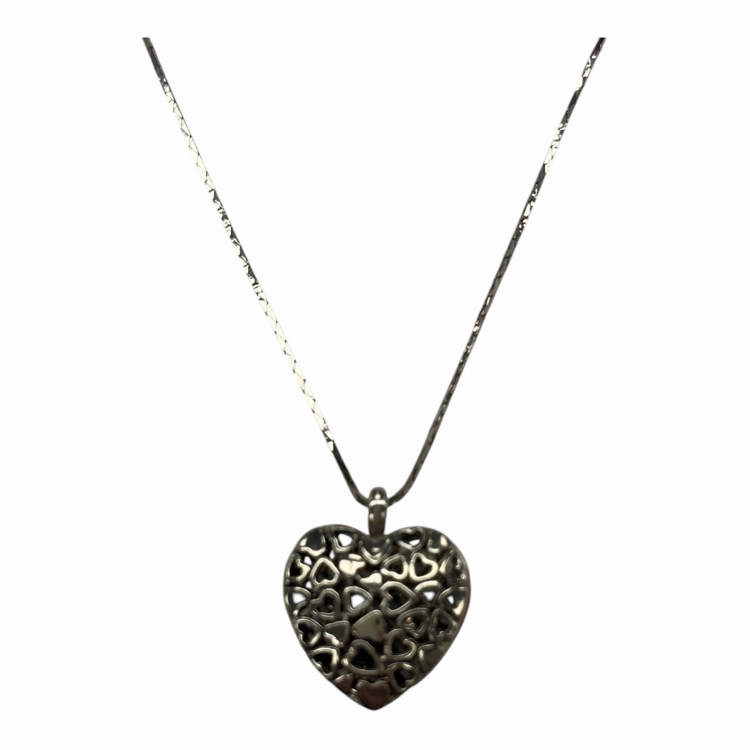 Necklace Charm By Clothes Mentor In Silver