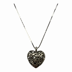 Necklace Charm By Clothes Mentor In Silver