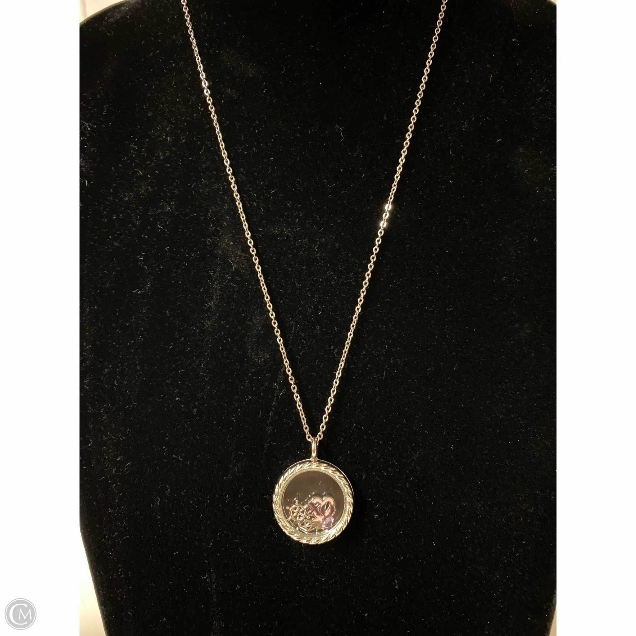 Necklace Pendant By Clothes Mentor