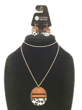 Necklace Set By Clothes Mentor, Size: 02 Piece Set