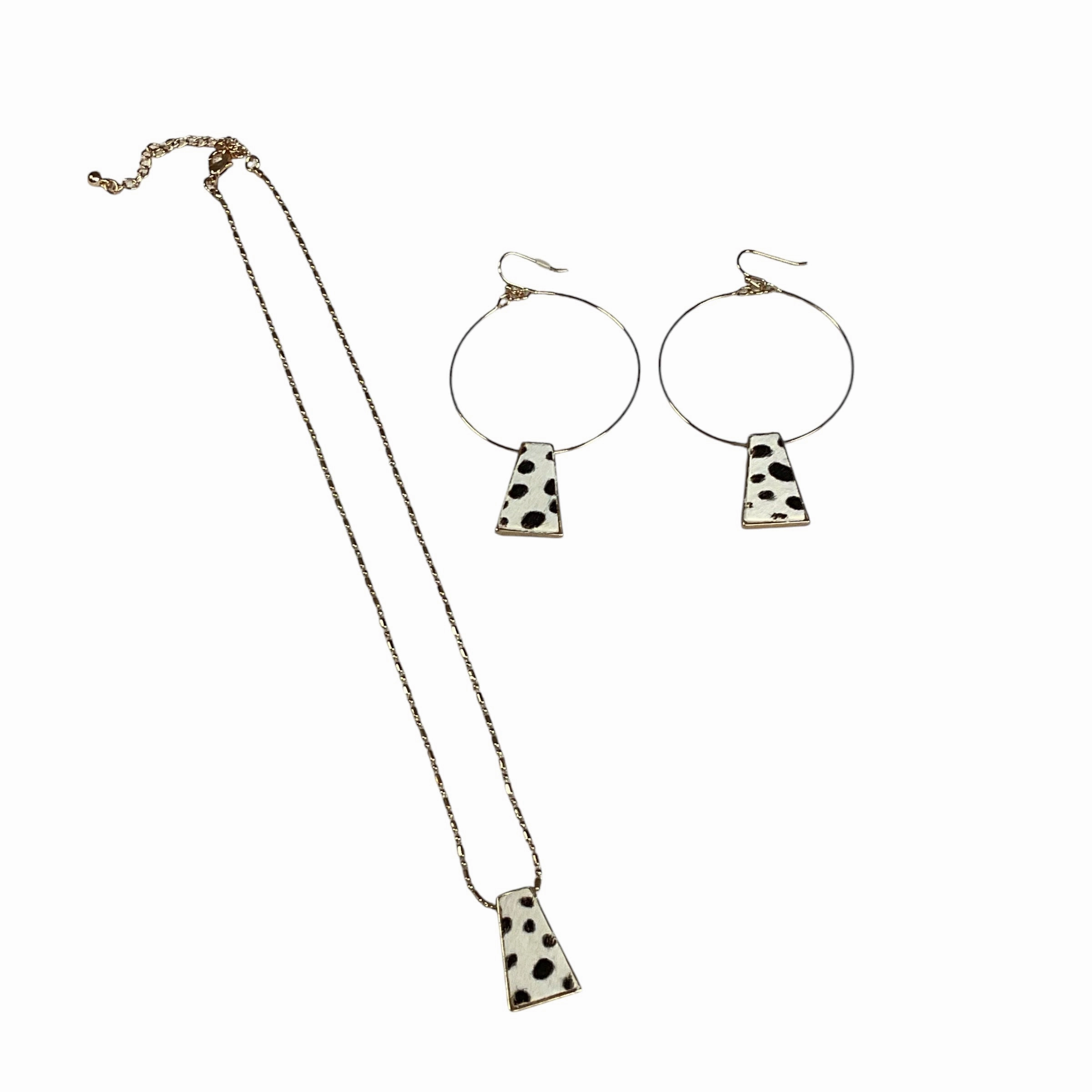 Necklace Set By Clothes Mentor, Size: 02 Piece Set