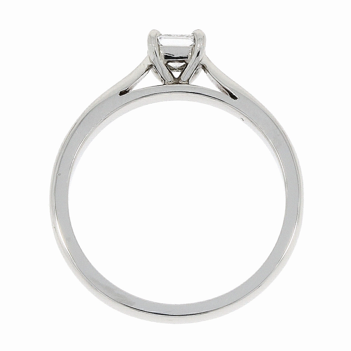 Platinum princess cut Diamond solitaire 4-claw set ring