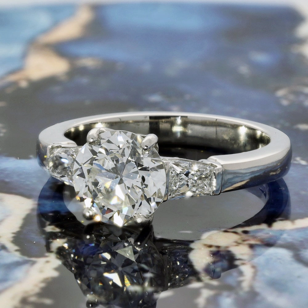 Pre-owned Platinum Boodles Round & Trapezoid Diamond Trilogy Ring