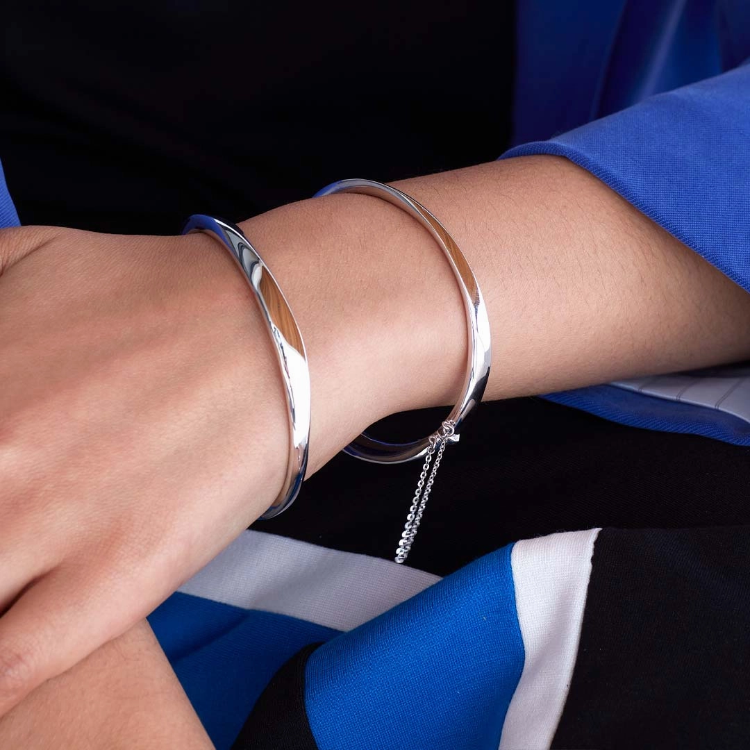 Silver Bevel Cirque Hinged Bangle